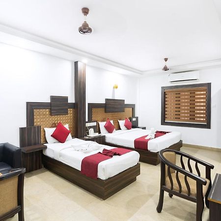 Hotel Kochi Crown Exterior photo