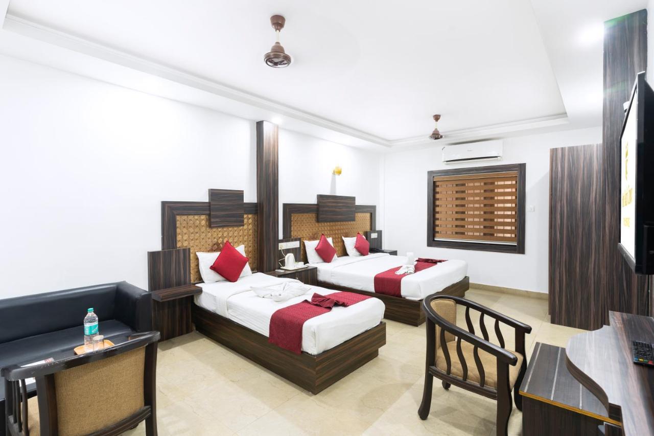 Hotel Kochi Crown Exterior photo