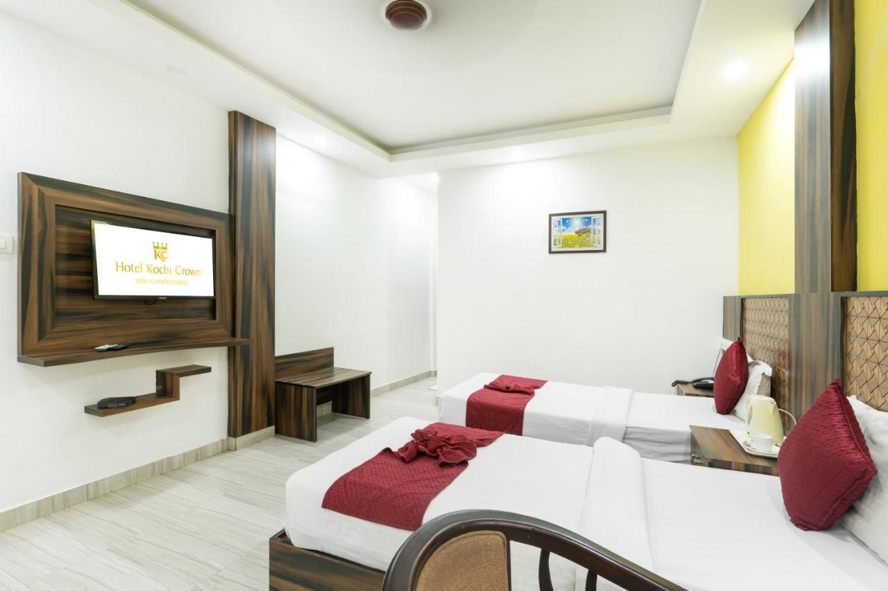 Hotel Kochi Crown Exterior photo