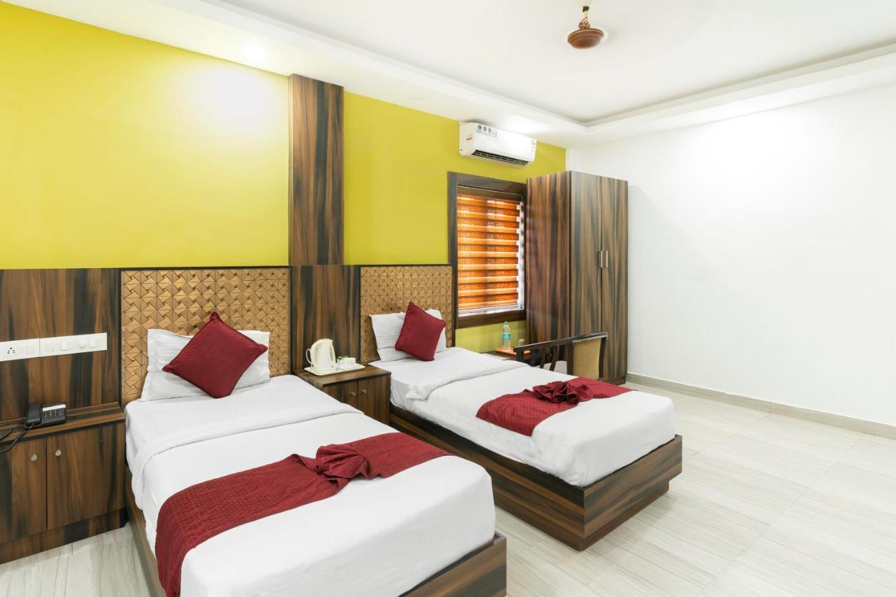 Hotel Kochi Crown Exterior photo