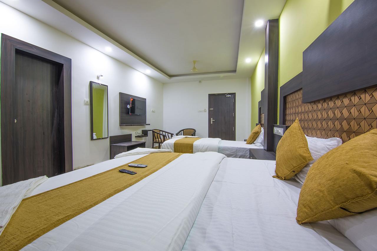 Hotel Kochi Crown Exterior photo