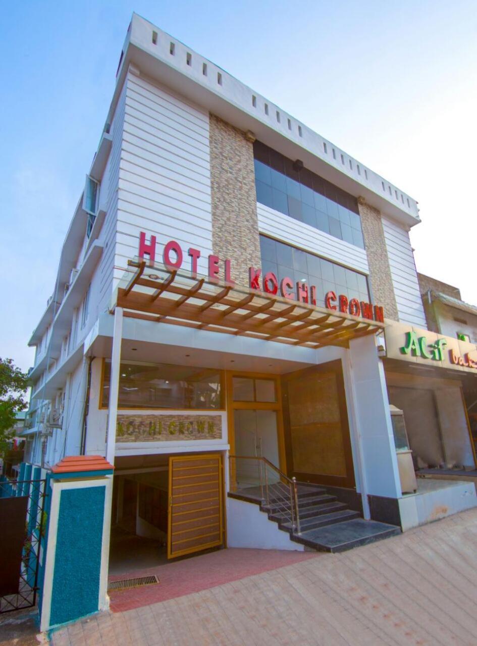 Hotel Kochi Crown Exterior photo